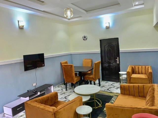 Luxury 3-Bedrooms, 3 Bathrooms Apartment At Oxford Villa Nnewi Exterior foto