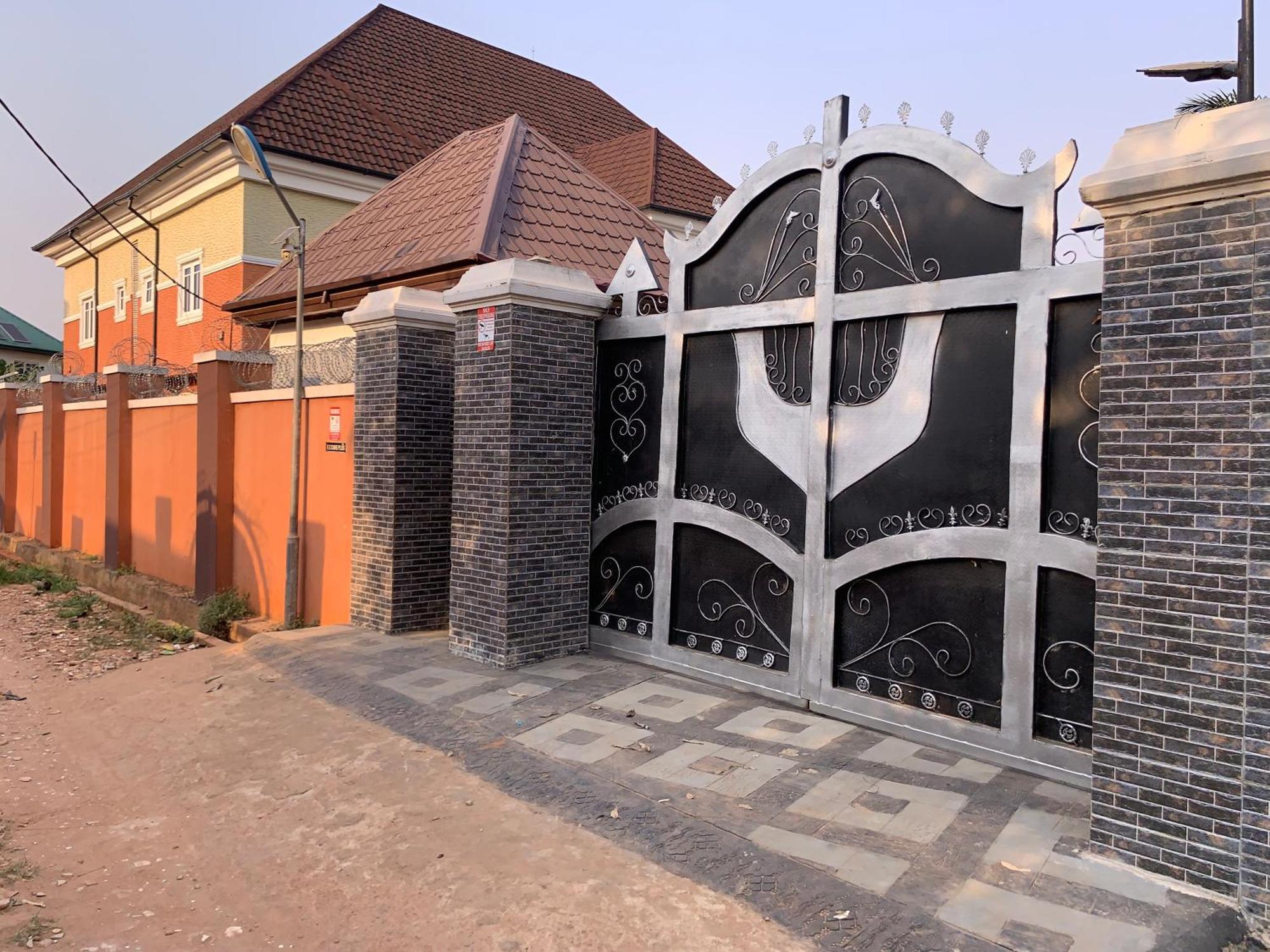 Luxury 3-Bedrooms, 3 Bathrooms Apartment At Oxford Villa Nnewi Exterior foto