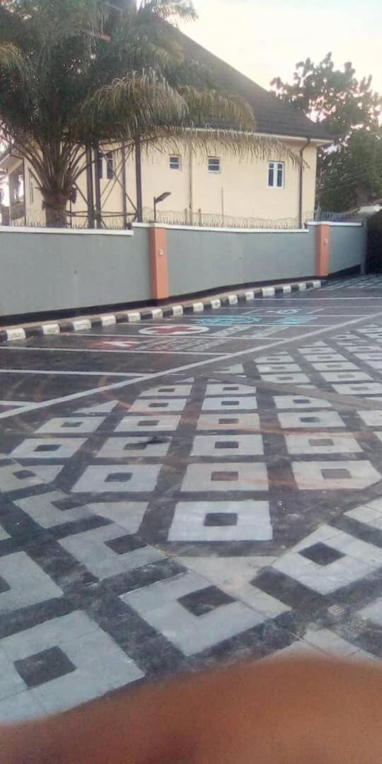 Luxury 3-Bedrooms, 3 Bathrooms Apartment At Oxford Villa Nnewi Exterior foto