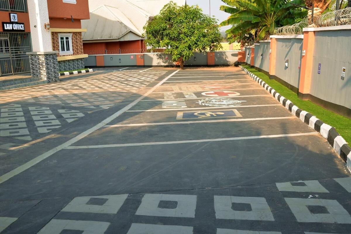 Luxury 3-Bedrooms, 3 Bathrooms Apartment At Oxford Villa Nnewi Exterior foto