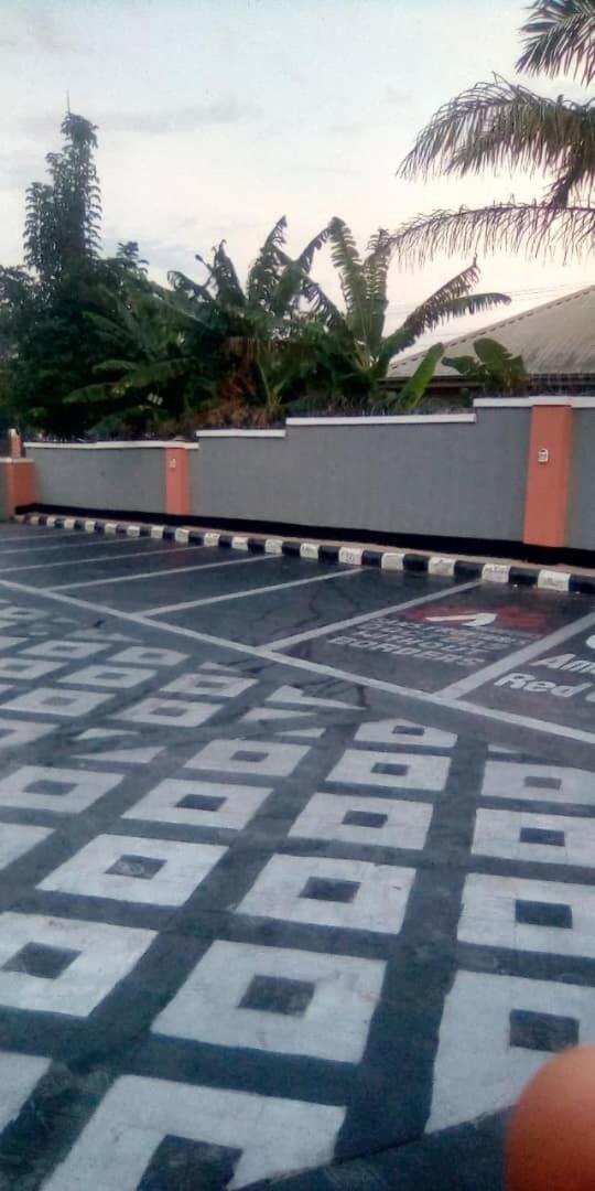 Luxury 3-Bedrooms, 3 Bathrooms Apartment At Oxford Villa Nnewi Exterior foto
