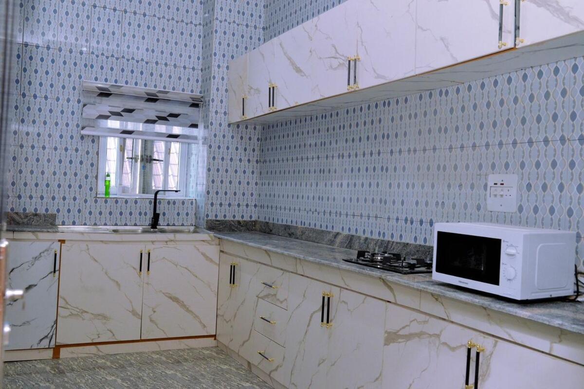 Luxury 3-Bedrooms, 3 Bathrooms Apartment At Oxford Villa Nnewi Exterior foto